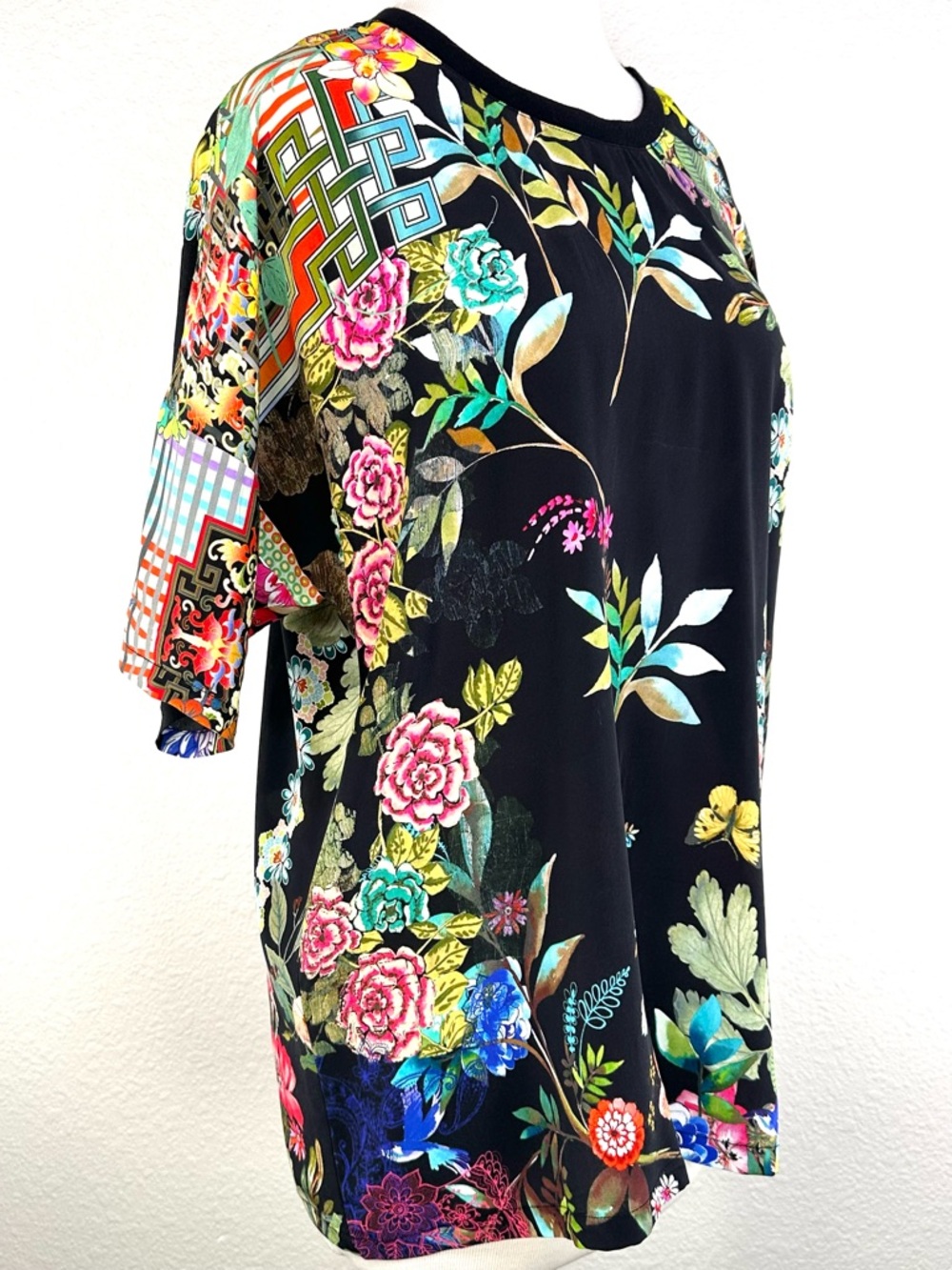 Johnny Was Silk Tunic Top M Floral Patchwork Boho Luxe Oversized Maximal Blouse - Picture 2 of 12